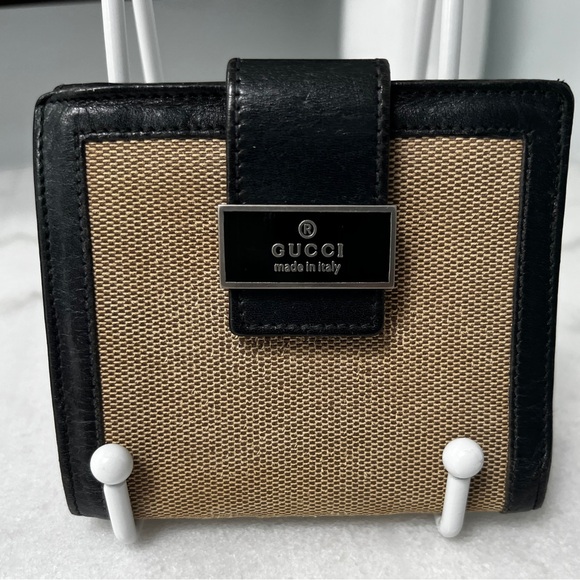 🥳FLASH SALE! Gucci Compact Bi-Fold Wallet in Beige Canvas and Black Leather - Picture 1 of 10